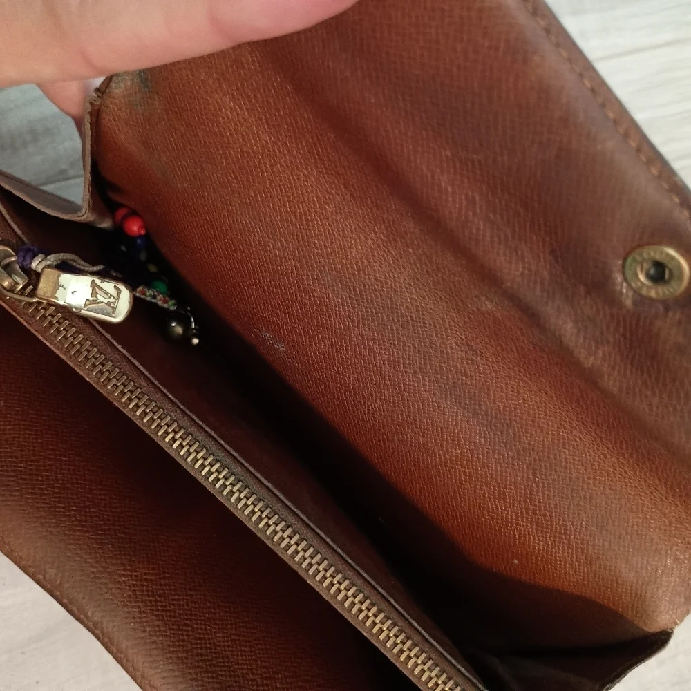 Louis Vuitton Monogram Sarah Long Wallet